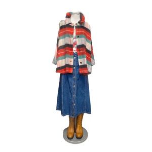 VINTAGE - INTO THE WOODS PLAID CAPE